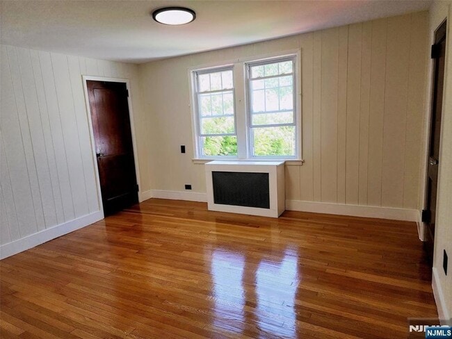 Building Photo - 348 Orchard Terrace