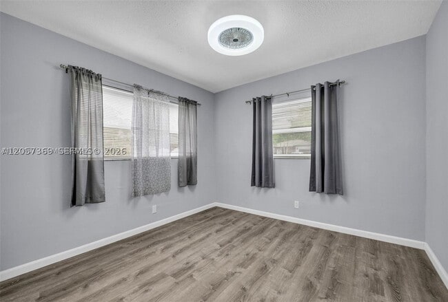 Building Photo - 851 SW 49th Way