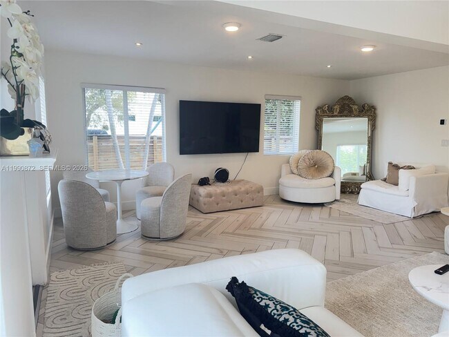 Building Photo - 44 NW 40th St