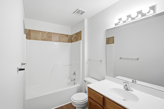 Building Photo - 1709 Juniper Dr