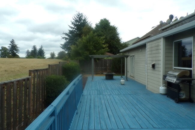 Building Photo - 15311 SE Bybee Dr