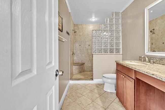 Building Photo - 2438 Southridge Rd