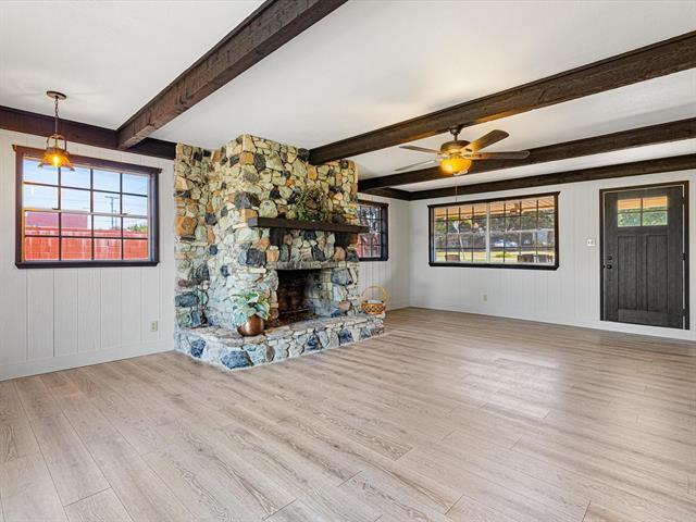 Building Photo - 513 Bluebonnet