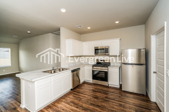 Building Photo - 23128 S Mae Dr