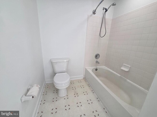 Building Photo - 8183 Skelton Cir