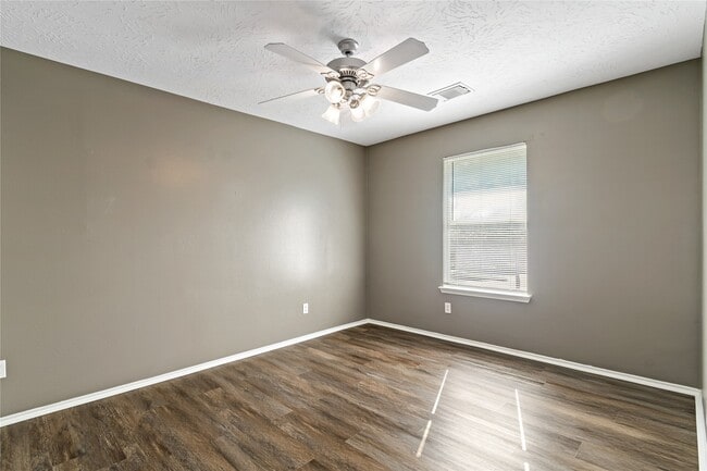 Building Photo - 5422 Summer Spring Ln