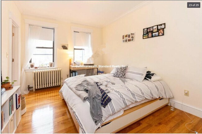 Building Photo - 27 Glenville Ave