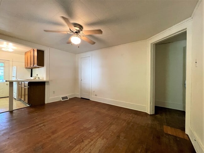 Building Photo - 148 Marston Ave