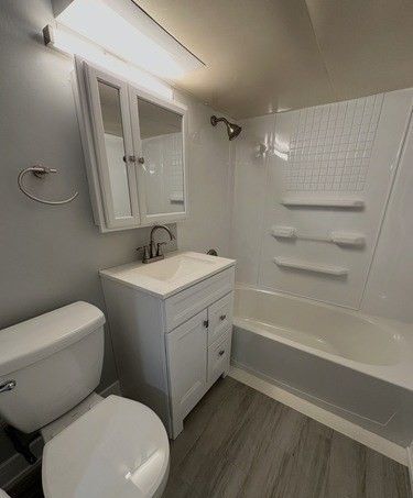 Building Photo - 7225 E Prairie Rd