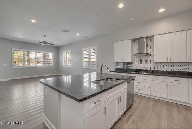 Building Photo - 1139 N Harold St