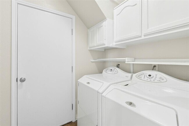 Building Photo - 6805 Breezy Pass