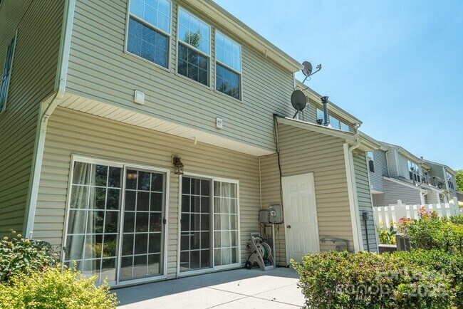 Building Photo - 6937 Rothchild Dr