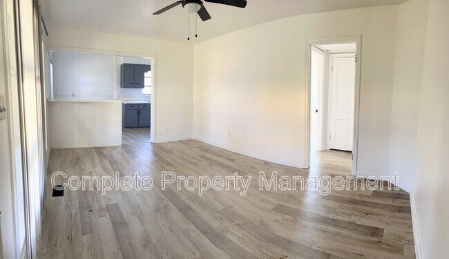 Building Photo - 5617 Avenue Q