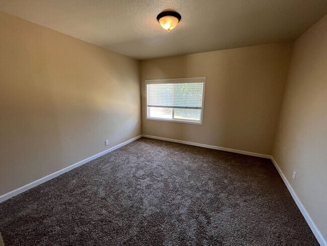 Building Photo - Charming 3-Bedroom Home in Prime Stockton ...