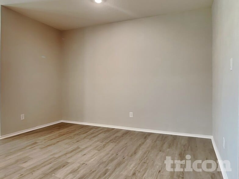 Building Photo - 125 Moonrise Dr