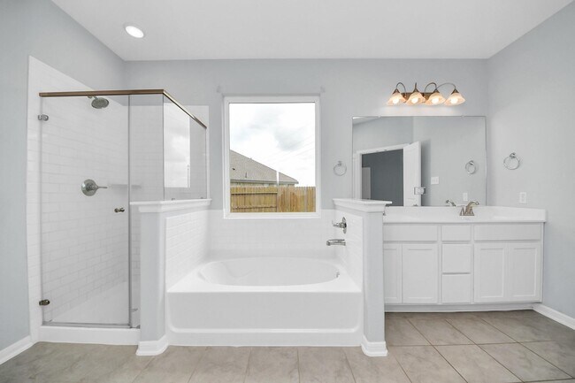 Building Photo - 208 Salange Ln