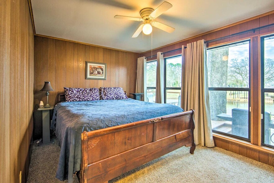 Building Photo - 928 Welch Ln