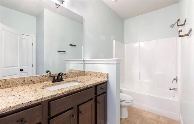 Building Photo - 2727 Cove View Ct SE