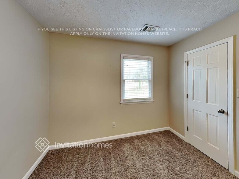 Building Photo - 943 Rockcrest Ct