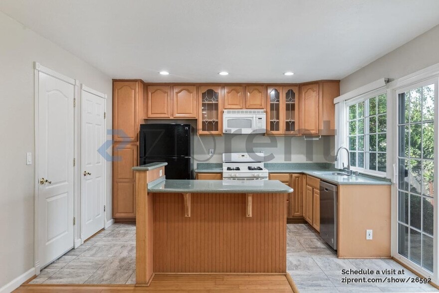 Building Photo - 1872 Anne Marie Ct