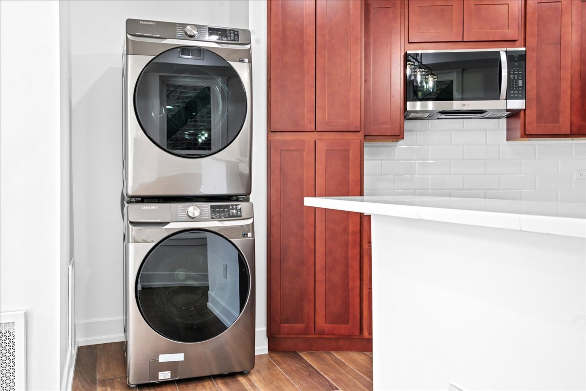 Building Photo - 1904 S Loomis St