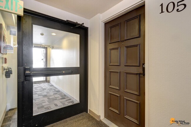 Building Photo - 2201 Romig Pl