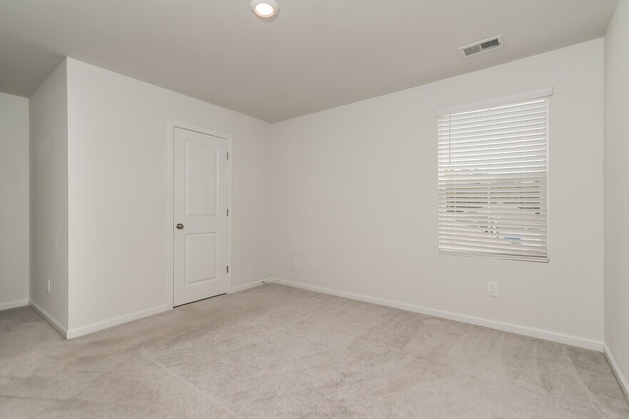 Building Photo - 360 Hidden Cove Dr