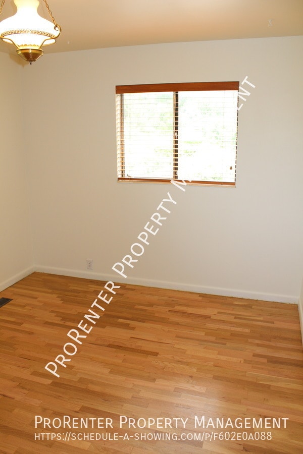 Building Photo - 415 N 400 E