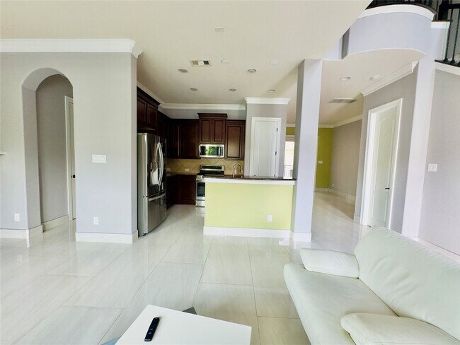 Building Photo - 14535 San Pietro Dr
