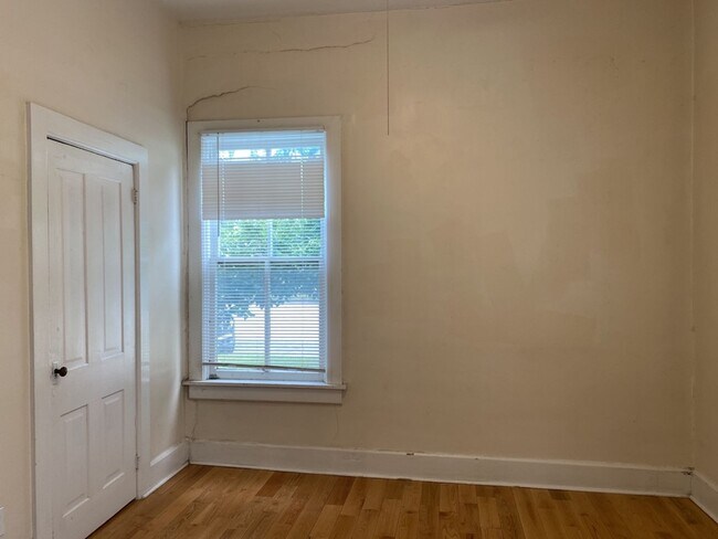 Building Photo - Classic Old Town Fort Collins 2 Bed 2 Bath Home Close to CSU