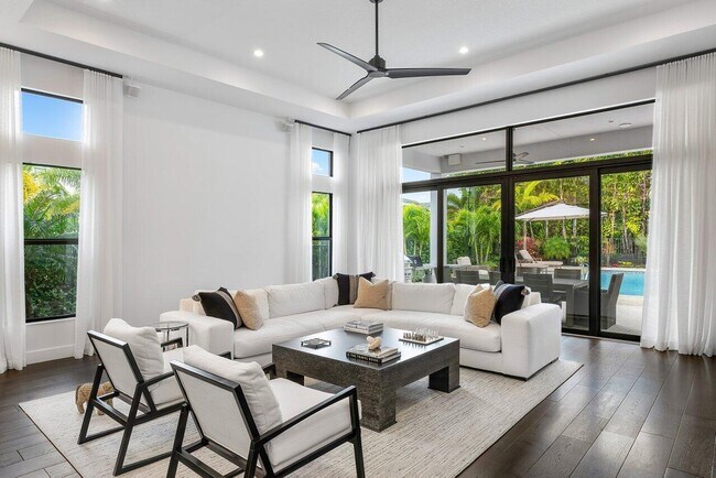 Building Photo - 9109 Fiano Pl