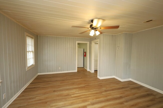 Building Photo - 501 Charlton St