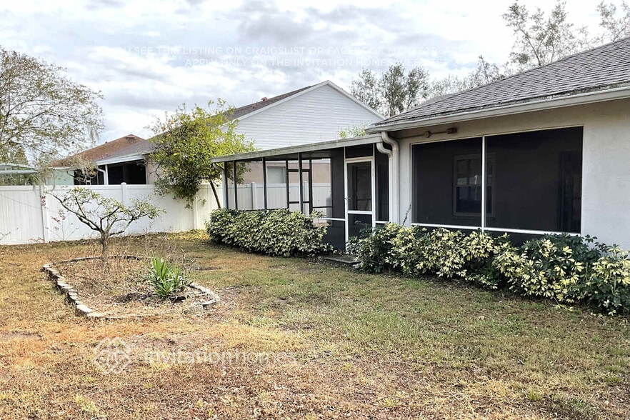 Building Photo - 9611 Wydella St