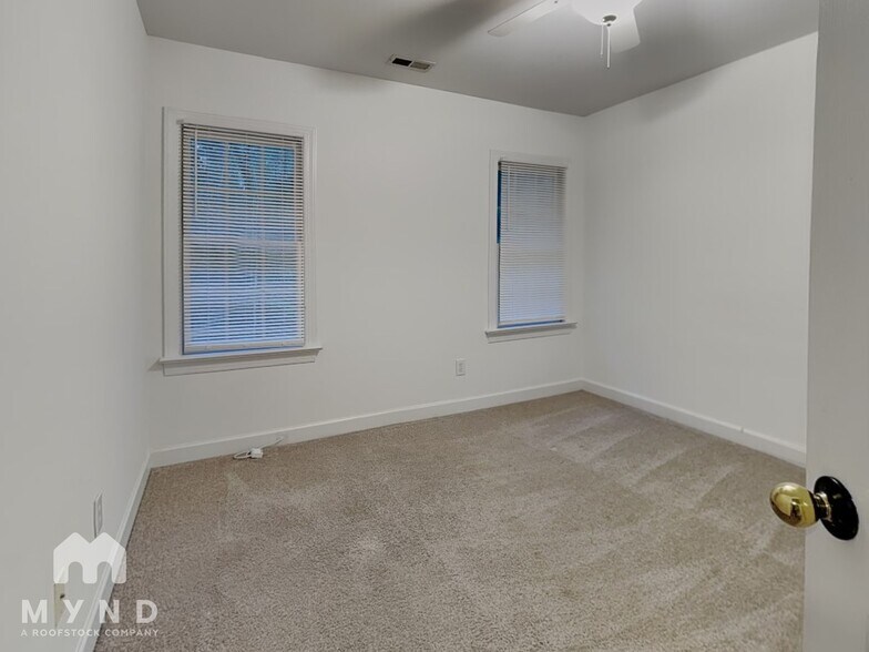 Building Photo - 8528 Yucca Trail