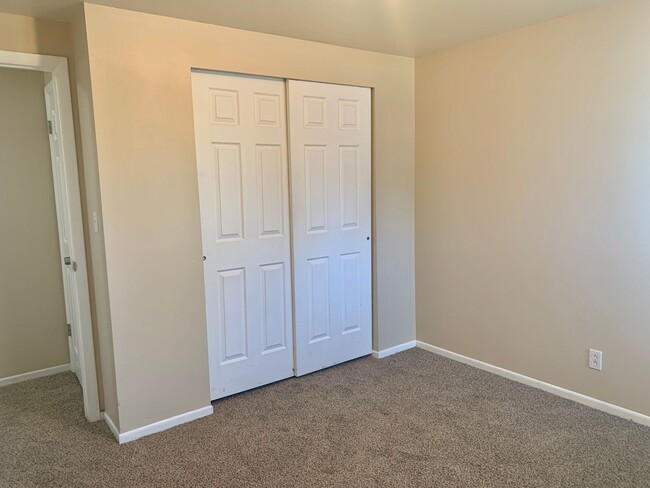 Building Photo - Charming, Updated Ranch-Style Home Near Lake Loveland