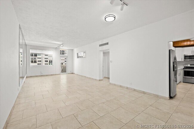 Building Photo - 4250 Galt Ocean Dr