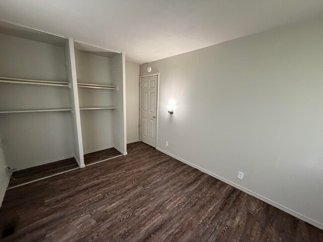 Building Photo - 1612 Crestview-
