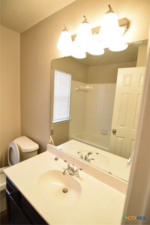 Building Photo - 4201 Bluestem Ln