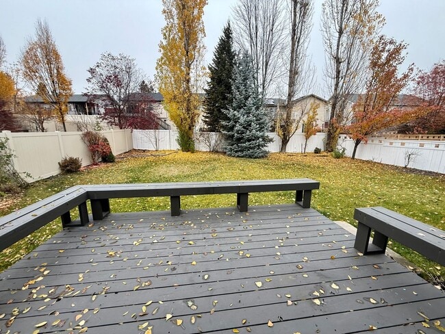 Building Photo - Stunning 3 Bed 2 Bath Eagle Ridge Home w/ ...