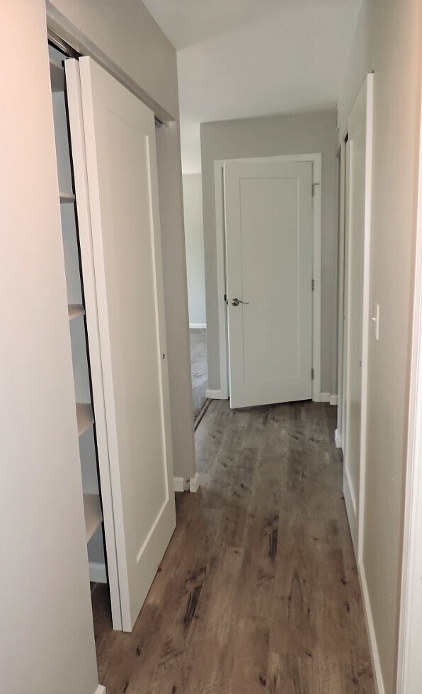 Building Photo - $1,400 | 3 Bedroom, 1 Bathroom Top Floor D...