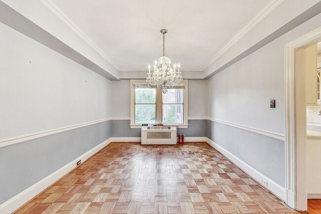 Building Photo - Elegant 2 Bedroom/ 2 Bath Unit in Westchester Cooperative!