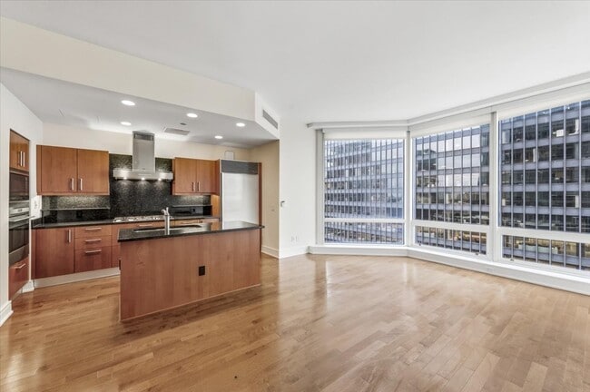Building Photo - 401 N Wabash Ave
