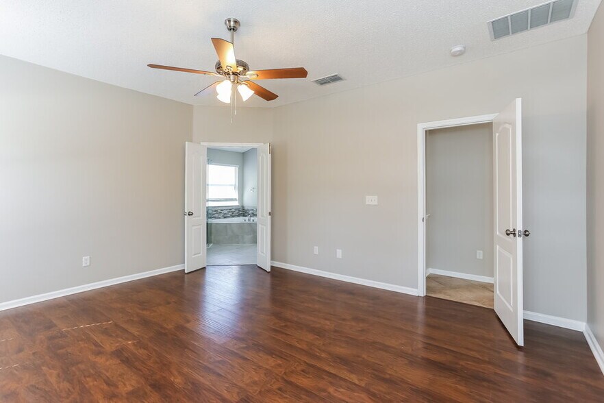 Building Photo - 896 Bonaparte Landing Blvd