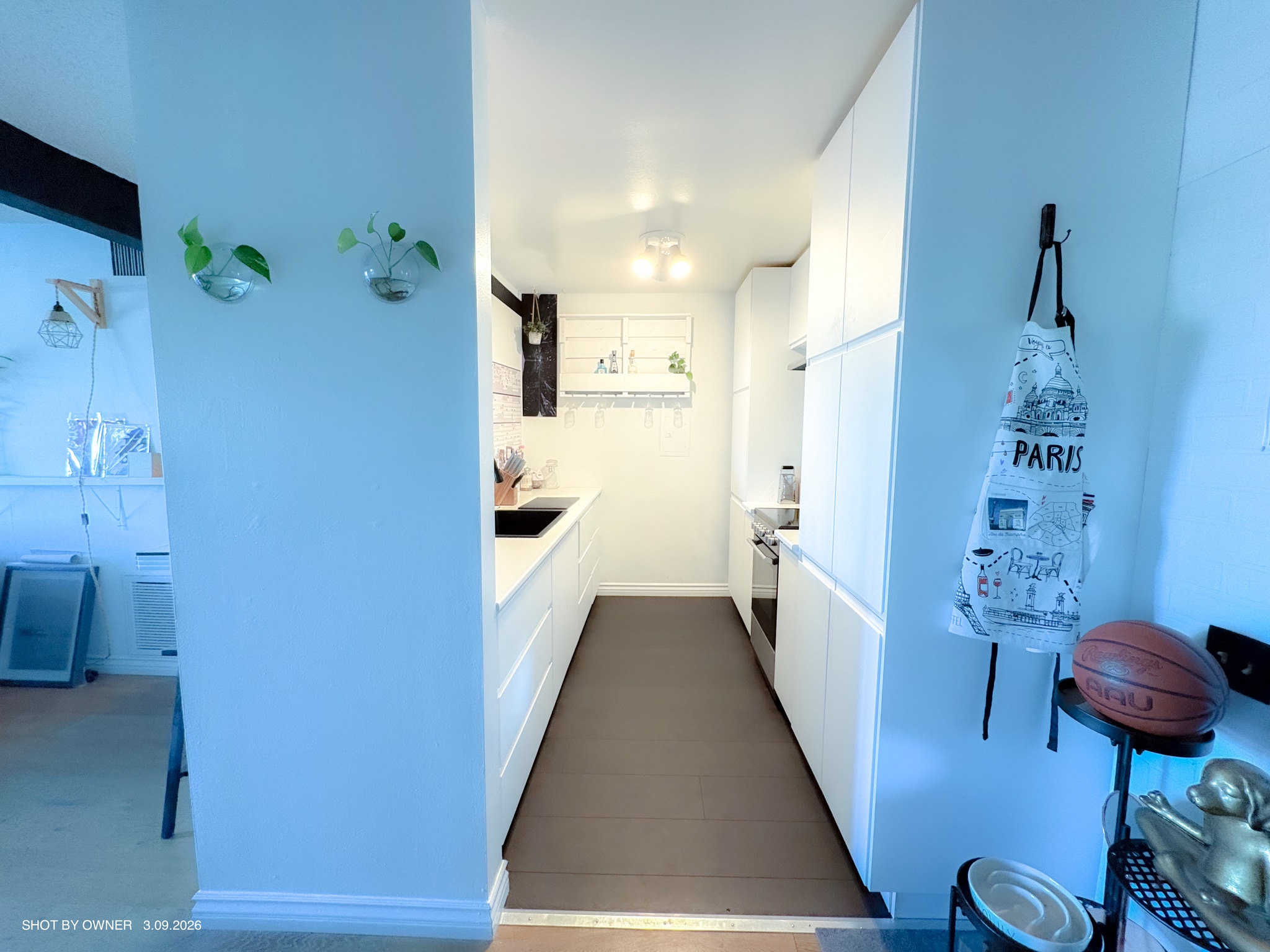 Building Photo - 5460 White Oak Ave