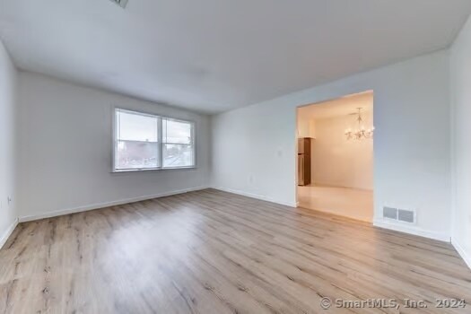 Building Photo - 54 Oak St