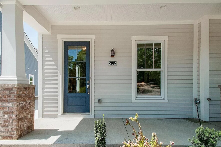 Building Photo - 552 Acklen Park Dr