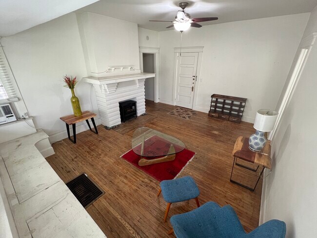 living room - 105 S El Molino Ave
