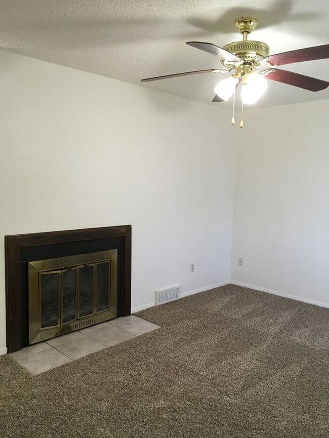 Building Photo - 3 Bedroom Home in SW Loveland!