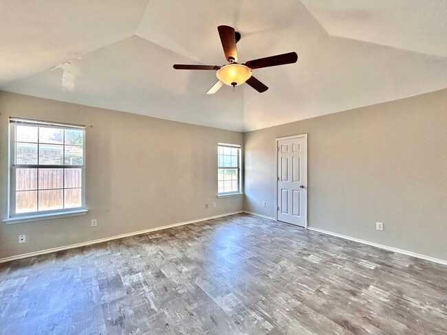 Building Photo - Beautiful 4 BR / 2 BA Home for Rent in Cop...