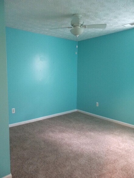 3rd bedroom - 6146 Franconia Station Ln